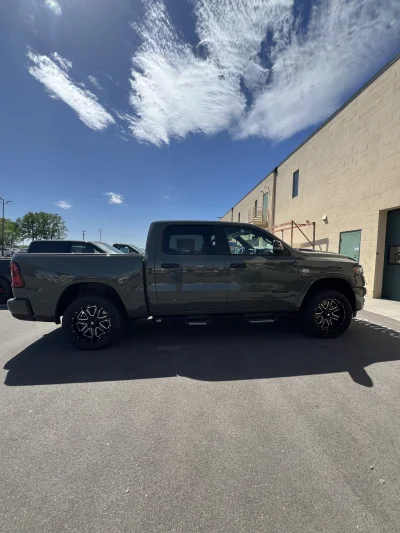 2026 - RAM BIGHORN 1500 - LEVEL PACKAGE - CANYON LAKE (PJ7) - 2026 RAM 1500 LEVEL - Image 2 of 4