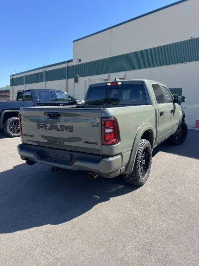 2026 RAM BIG HORN 1500 - LEVEL PACKAGE - CANYON LAKE (PJ7) - 2026 RAM 1500 LEVEL - Image 13 of 18