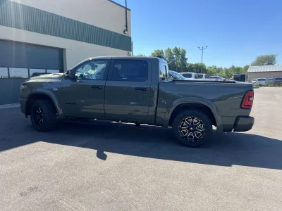 2026 RAM BIG HORN 1500 - LEVEL PACKAGE - CANYON LAKE (PJ7) - 2026 RAM 1500 LEVEL - Image 16 of 18