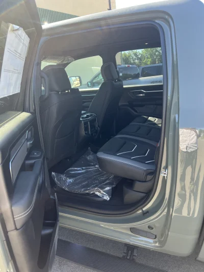2026 RAM BIG HORN 1500 - LEVEL PACKAGE - CANYON LAKE (PJ7) - 2026 RAM 1500 LEVEL - Image 9 of 18