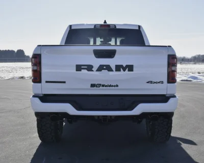 2026 RAM 1500 LIFT - WHITE - 2026 RAM 1500 LIFT - Image 8 of 12