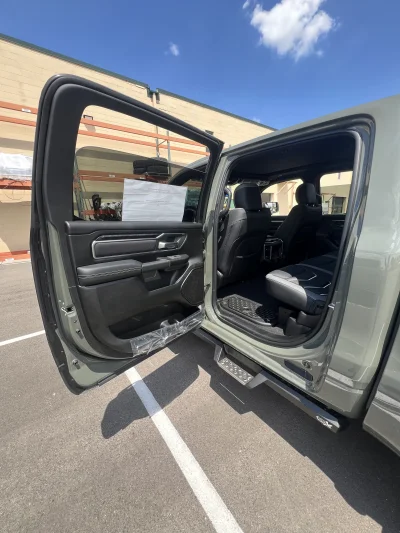 2026 RAM BIG HORN 1500 - RAMPAGE PACKAGE - CANYON LAKE (PJ7) - 2026 RAM 1500 RAMPAGE - Image 11 of 22
