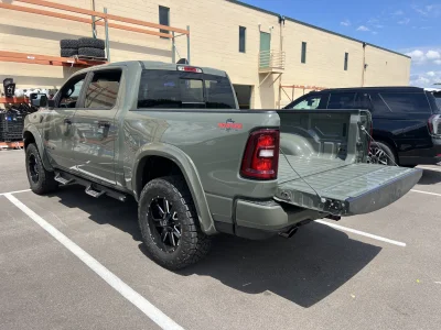 2026 RAM BIG HORN 1500 - RAMPAGE PACKAGE - CANYON LAKE (PJ7) - 2026 RAM 1500 RAMPAGE - Image 20 of 22