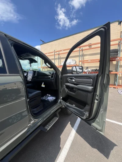 2026 RAM BIG HORN 1500 - RAMPAGE PACKAGE - CANYON LAKE (PJ7) - 2026 RAM 1500 RAMPAGE - Image 7 of 22