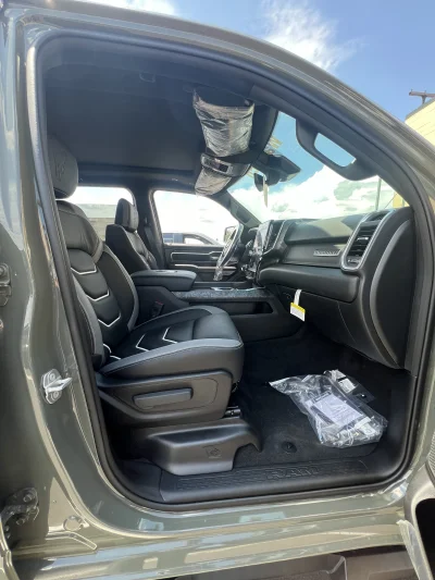 2026 RAM BIG HORN 1500 - RAMPAGE PACKAGE - CANYON LAKE (PJ7) - 2026 RAM 1500 RAMPAGE - Image 8 of 22
