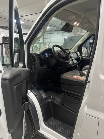 2026 DODGE PROMASTER SHUTTLE - BRIGHT WHITE 10 PASSENGER 1500 - 2026 RAM 1500 SHUTTLE - Image 4 of 16