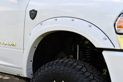 2022 RAM 2500 HD RAMPAGE WHITE BY WALDOCH - CUSTOM HEAVY DUTY DODGE TRUCK - 2022 RAM 2500 RAMPAGE - Image 23 of 35