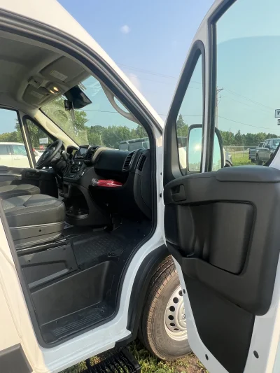 2024 RAM PROMASTER - SHUTTLE PACKAGE - BRIGHT WHITE - (PW7) - GRAY SEATING - 2024 RAM 2500 SHUTTLE - Image 9 of 17