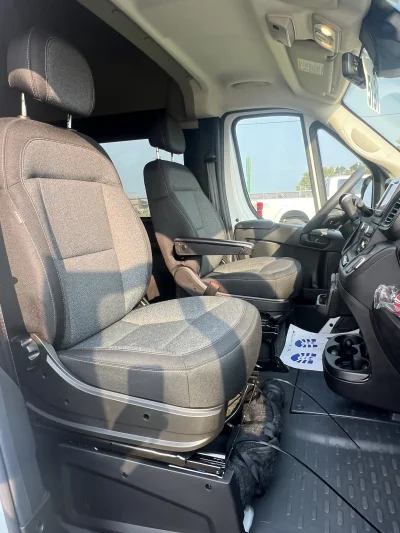 2024 RAM PROMASTER - SHUTTLE PACKAGE - BRIGHT WHITE - (PW7) - GRAY SEATING - 2024 RAM 2500 SHUTTLE - Image 10 of 17