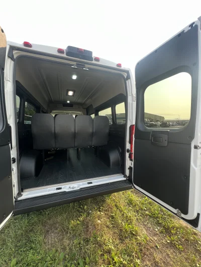 2024 RAM PROMASTER - SHUTTLE PACKAGE - BRIGHT WHITE - (PW7) - GRAY SEATING - 2024 RAM 2500 SHUTTLE - Image 12 of 17