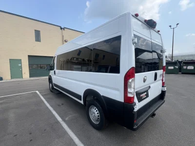 2024 RAM PROMASTER - 10 PASSENGER SHUTTLE PACKAGE - BRIGHT WHITE (PW7) - GRAY SEATING - 2024 RAM 2500 SHUTTLE - Image 16 of 18