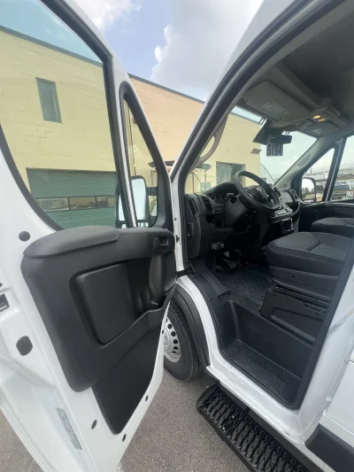 2024 RAM PROMASTER - 10 PASSENGER SHUTTLE PACKAGE - BRIGHT WHITE (PW7) - GRAY SEATING - 2024 RAM 2500 SHUTTLE - Image 8 of 18