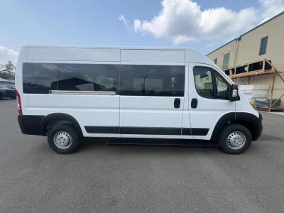 2024 RAM PROMASTER - 10 PASSENGER SHUTTLE PACKAGE - BRIGHT WHITE (PW7) - GRAY SEATING - 2024 RAM 2500 SHUTTLE - Image 5 of 18