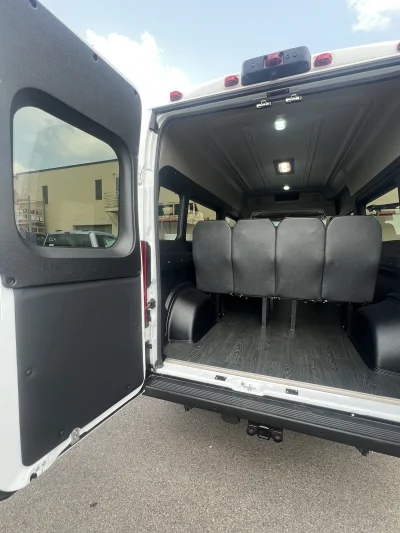 2024 RAM PROMASTER - 10 PASSENGER SHUTTLE PACKAGE - BRIGHT WHITE (PW7) - GRAY SEATING - 2024 RAM 2500 SHUTTLE - Image 14 of 18
