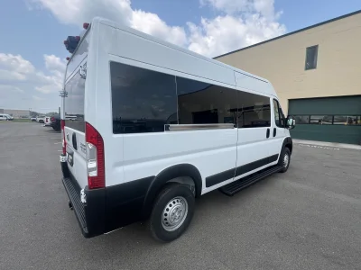 2024 RAM PROMASTER - 10 PASSENGER SHUTTLE PACKAGE - BRIGHT WHITE (PW7) - GRAY SEATING - 2024 RAM 2500 SHUTTLE - Image 6 of 18