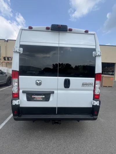 2024 RAM PROMASTER - 10 PASSENGER SHUTTLE PACKAGE - BRIGHT WHITE (PW7) - GRAY SEATING - 2024 RAM 2500 SHUTTLE - Image 15 of 18