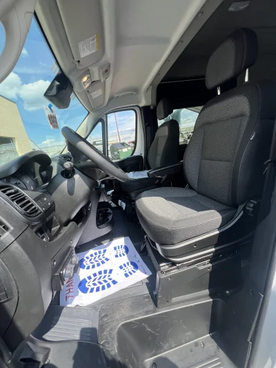 2025 RAM PROMASTER 2500 - MOBILTY PACKAGE - BRIGHT WHITE (PW7) - GRAY SEATING - 2025 RAM 2500 MOBILITY - Image 4 of 16