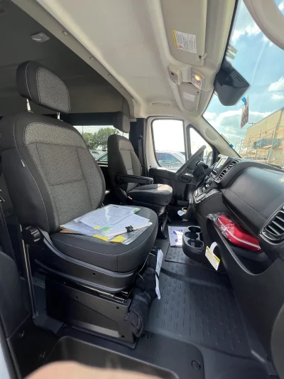 2025 RAM PROMASTER 2500 - MOBILTY PACKAGE - BRIGHT WHITE (PW7) - GRAY SEATING - 2025 RAM 2500 MOBILITY - Image 5 of 16
