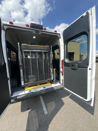 2025 RAM PROMASTER 2500 - MOBILTY PACKAGE - BRIGHT WHITE (PW7) - GRAY SEATING - 2025 RAM 2500 MOBILITY - Image 10 of 16