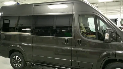 2026 RAM PROMASTER 2500 GALAXY 10-PASSENGER - GRANITE CRYSTAL METALLIC WITH CREAM SEATING - 2026 RAM 2500 GALAXY - Image 7 of 16