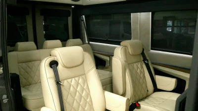 2026 RAM PROMASTER 2500 GALAXY 10-PASSENGER - GRANITE CRYSTAL METALLIC WITH CREAM SEATING - 2026 RAM 2500 GALAXY - Image 9 of 16