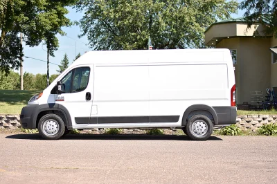 PRISONER TRANSPORT JAIL PRISONS COUNTY FEDERAL VEHICLE 15 PASSENGER CHEAPER WITH NO WINDOWS SAFER FOR PEOPLE SAFE FOR GUARDS BY WALDOCH - 2019 RAM PROMASTER SHUTTLE - Image 3 of 12