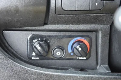 BRIGHT WHITE 4 - 2019 RAM PROMASTER SHUTTLE - Image 11 of 14