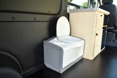 CRYSTAL METALLIC - 2020 RAM PROMASTER CUSTOM - Image 18 of 21