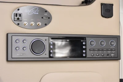 RAM PROMASTER 9 PASSENGER GALAXY WHITE EXTERIOR TAN/TAN INTERIOR WITH NEUTRAL TAN SEATING - 2020 RAM PROMASTER GALAXY - Image 16 of 19