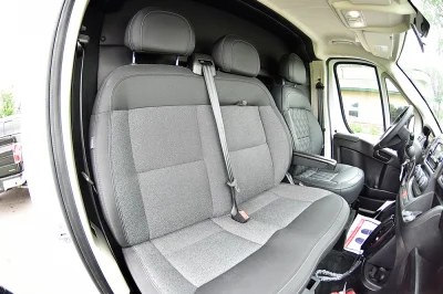 BRIGHT WHITE 1 - 2020 RAM PROMASTER LIMO - Image 11 of 21