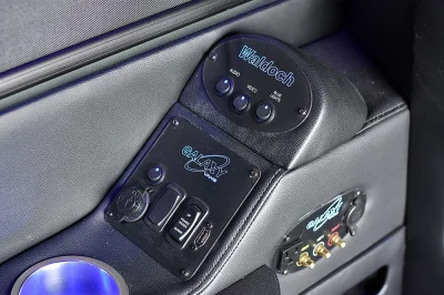 BRIGHT WHITE 1 - 2020 RAM PROMASTER LIMO - Image 12 of 21