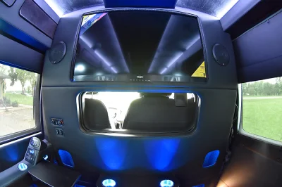 RAM PROMASTER 9 PASSENGER CUSTOM OFFICE LIMO 2020 EXECUTIVE TRAVEL PRIVATE JET ON WHEELS - 2020 RAM PROMASTER LIMO - Image 19 of 21