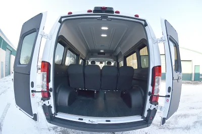 10 PASSENGER BLACK - 2020 RAM PROMASTER SHUTTLE - Image 9 of 14