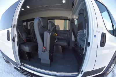 15 PASSENGER WHITE - 2020 RAM PROMASTER SHUTTLE - Image 12 of 17