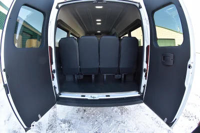 15 PASSENGER WHITE - 2020 RAM PROMASTER SHUTTLE - Image 13 of 17