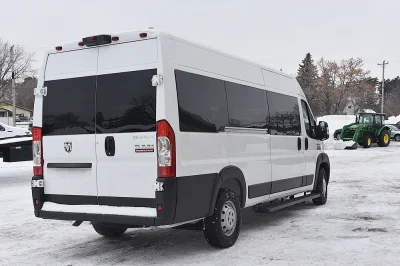 12 PASSENGER SHUTTLE VAN HOTEL PASSENGER VAN GREY CLOTH SEATING WITH WOOD FLOORS RAM PROMASTER 2500 HIGH ROOF - 2020 RAM PROMASTER SHUTTLE - Image 4 of 15