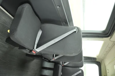 CRYSTAL METALLIC 136 LT - 2020 RAM PROMASTER SHUTTLE - Image 15 of 16