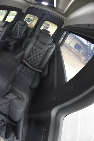 RAM PROMASTER LUXURY SHUTTLE 8 PASSENGER VAN REMOVEABLE SEATING SIMPLE BUILD FAMILY TRAVEL - WALDOCH - 2020 RAM PROMASTER SHUTTLE - Image 12 of 19