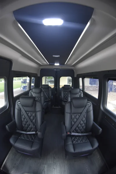 RAM PROMASTER LUXURY SHUTTLE 8 PASSENGER VAN REMOVEABLE SEATING SIMPLE BUILD FAMILY TRAVEL - WALDOCH - 2020 RAM PROMASTER SHUTTLE - Image 7 of 19