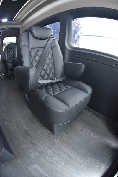 RAM PROMASTER LUXURY SHUTTLE 8 PASSENGER VAN REMOVEABLE SEATING SIMPLE BUILD FAMILY TRAVEL - WALDOCH - 2020 RAM PROMASTER SHUTTLE - Image 9 of 19