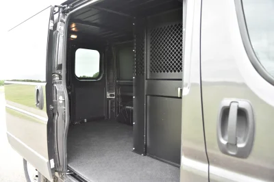 RAM PROMASTER CUSTOM PARTITION WALL WITH SINGLE SWIVEL SEAT IN VAN - 2020 RAM PROMASTER WORK - Image 14 of 17