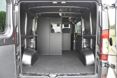 RAM PROMASTER CUSTOM PARTITION WALL WITH SINGLE SWIVEL SEAT IN VAN - 2020 RAM PROMASTER WORK - Image 8 of 17