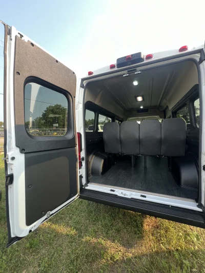 2024 RAM PROMASTER - 10 PASSENGER SHUTTLE PACKAGE - BRIGHT WHITE (PW7) - GRAY SEATING - 2024 RAM PROMASTER SHUTTLE - Image 12 of 17