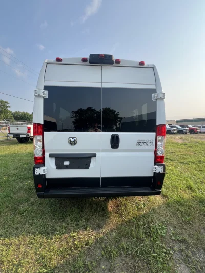 2024 RAM PROMASTER - 10 PASSENGER SHUTTLE PACKAGE - BRIGHT WHITE (PW7) - GRAY SEATING - 2024 RAM PROMASTER SHUTTLE - Image 13 of 17