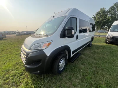 2024 RAM PROMASTER - 10 PASSENGER SHUTTLE PACKAGE - BRIGHT WHITE (PW7) - GRAY SEATING - 2024 RAM PROMASTER SHUTTLE - Image 3 of 17
