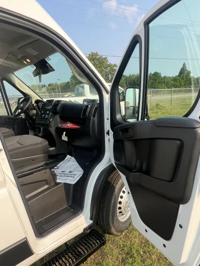 2024 RAM PROMASTER - 10 PASSENGER SHUTTLE PACKAGE - BRIGHT WHITE (PW7) - GRAY SEATING - 2024 RAM PROMASTER SHUTTLE - Image 7 of 17