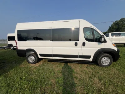 2024 RAM PROMASTER - 10 PASSENGER SHUTTLE PACKAGE - BRIGHT WHITE (PW7) - GRAY SEATING - 2024 RAM PROMASTER SHUTTLE - Image 5 of 17