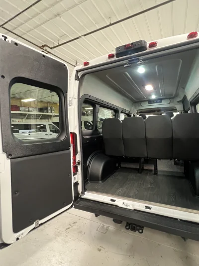 2024 RAM PROMASTER 159'' 12 PASSENGER SHUTTLE PAKCAGE - BRIGHT WHITE (PW7) - GRAY SEATING - 2024 RAM PROMASTER SHUTTLE - Image 13 of 18