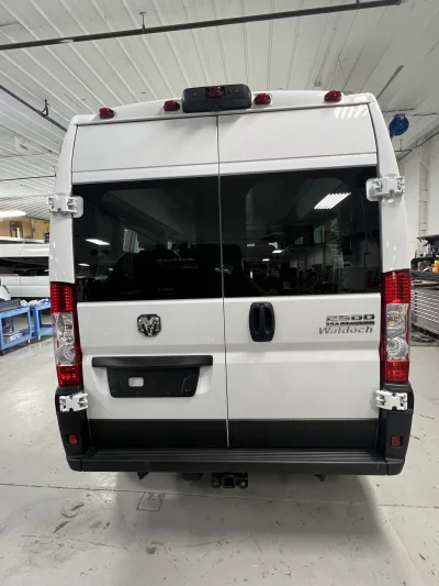 2024 RAM PROMASTER 159'' 12 PASSENGER SHUTTLE PAKCAGE - BRIGHT WHITE (PW7) - GRAY SEATING - 2024 RAM PROMASTER SHUTTLE - Image 14 of 18