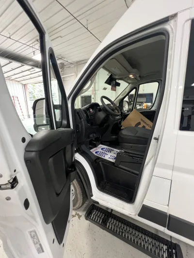 2024 RAM PROMASTER 159'' 12 PASSENGER SHUTTLE PAKCAGE - BRIGHT WHITE (PW7) - GRAY SEATING - 2024 RAM PROMASTER SHUTTLE - Image 4 of 18